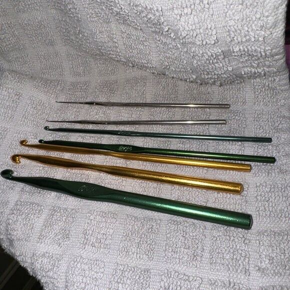 Lot of 7 Boye crochet hooks 2 steel  5 aluminum‎ made in USA - Picture 1 of 1